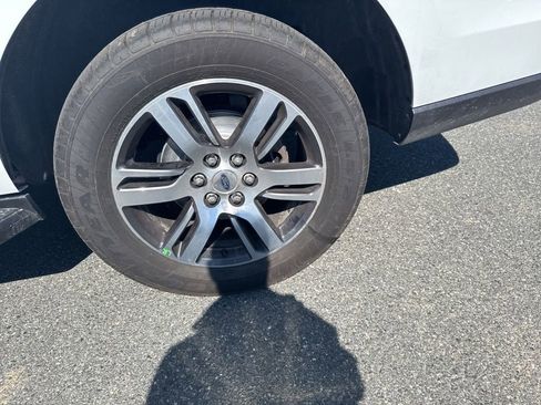 Used 2024 Ford Expedition Limited AWD/4WD image 9