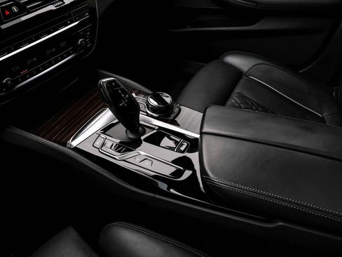 Used 2023 BMW M550i xDrive w/ Executive Package AWD/4WD image 36