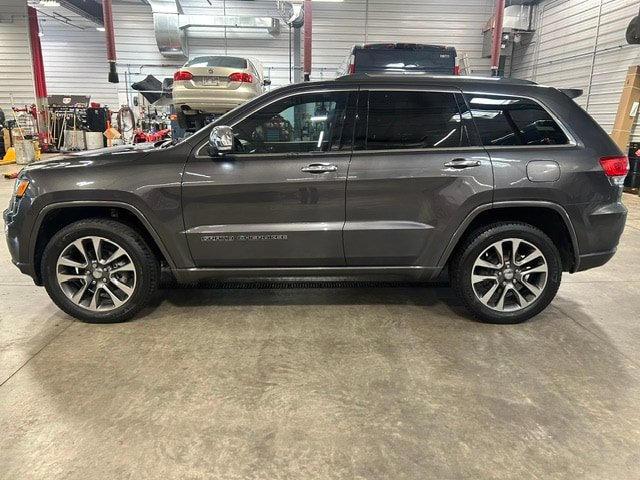 Used 2017 Jeep Grand Cherokee Overland AWD/4WD image 26