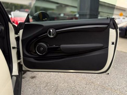 Used 2017 MINI Cooper 2-Door Hardtop image 12