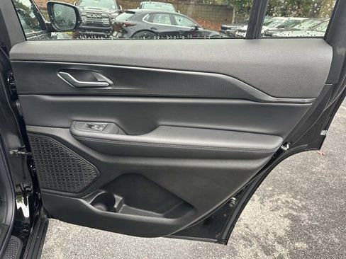 New 2025 Jeep Grand Cherokee L Altitude image 16