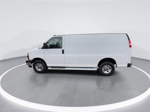 Used 2024 GMC Savana 2500 w/ Driver Convenience Package image 5