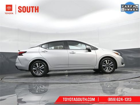 Used 2025 Nissan Versa SV image 31