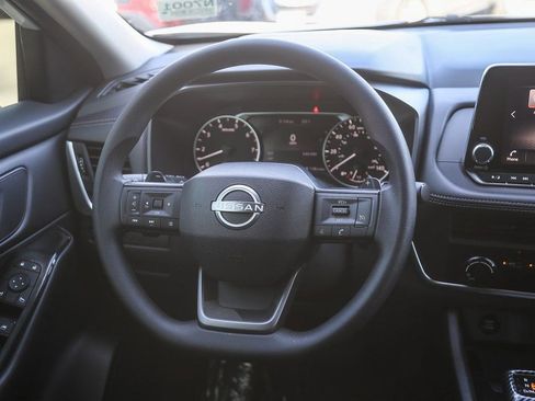 Used 2025 Nissan Rogue S FWD image 14
