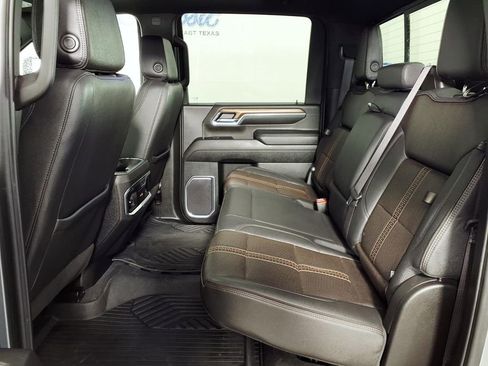 Used 2024 Chevrolet Silverado 2500 High Country w/ High Country Premium Package image 9