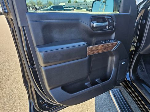 Used 2021 Chevrolet Silverado 1500 High Country w/ Technology Package AWD/4WD image 16