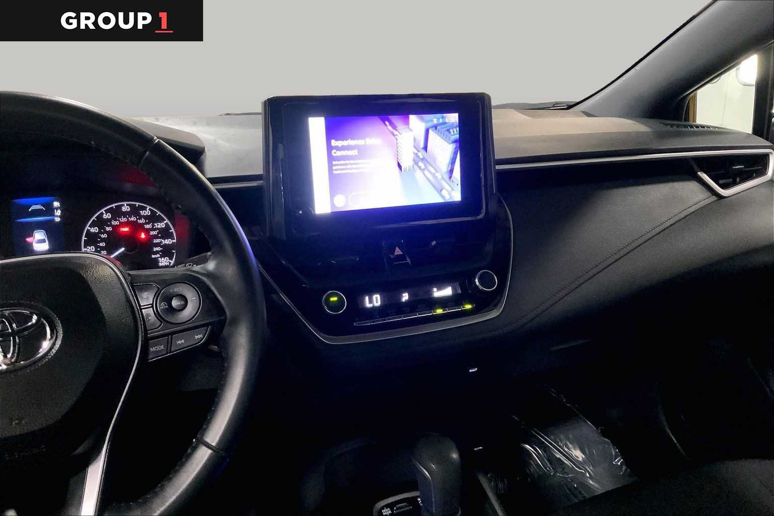Certified 2025 Toyota Corolla SE w/ Convenience Package FWD image 7