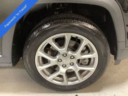Used 2023 Jeep Compass Latitude AWD/4WD image 10