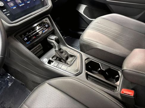 Used 2023 Volkswagen Tiguan SE FWD image 21