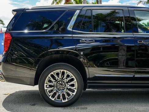 Used 2023 GMC Yukon Denali Ultimate AWD/4WD image 8