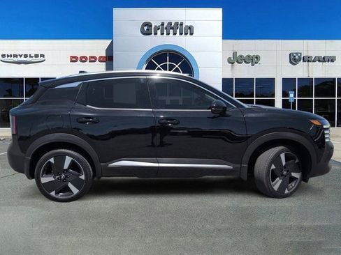 Used 2025 Nissan Kicks SR FWD image 5