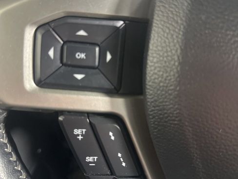 Used 2022 Ford F250 Lariat w/ Tremor Off-Road Package image 32