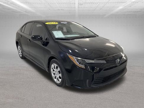 Used 2023 Toyota Corolla LE FWD image 4