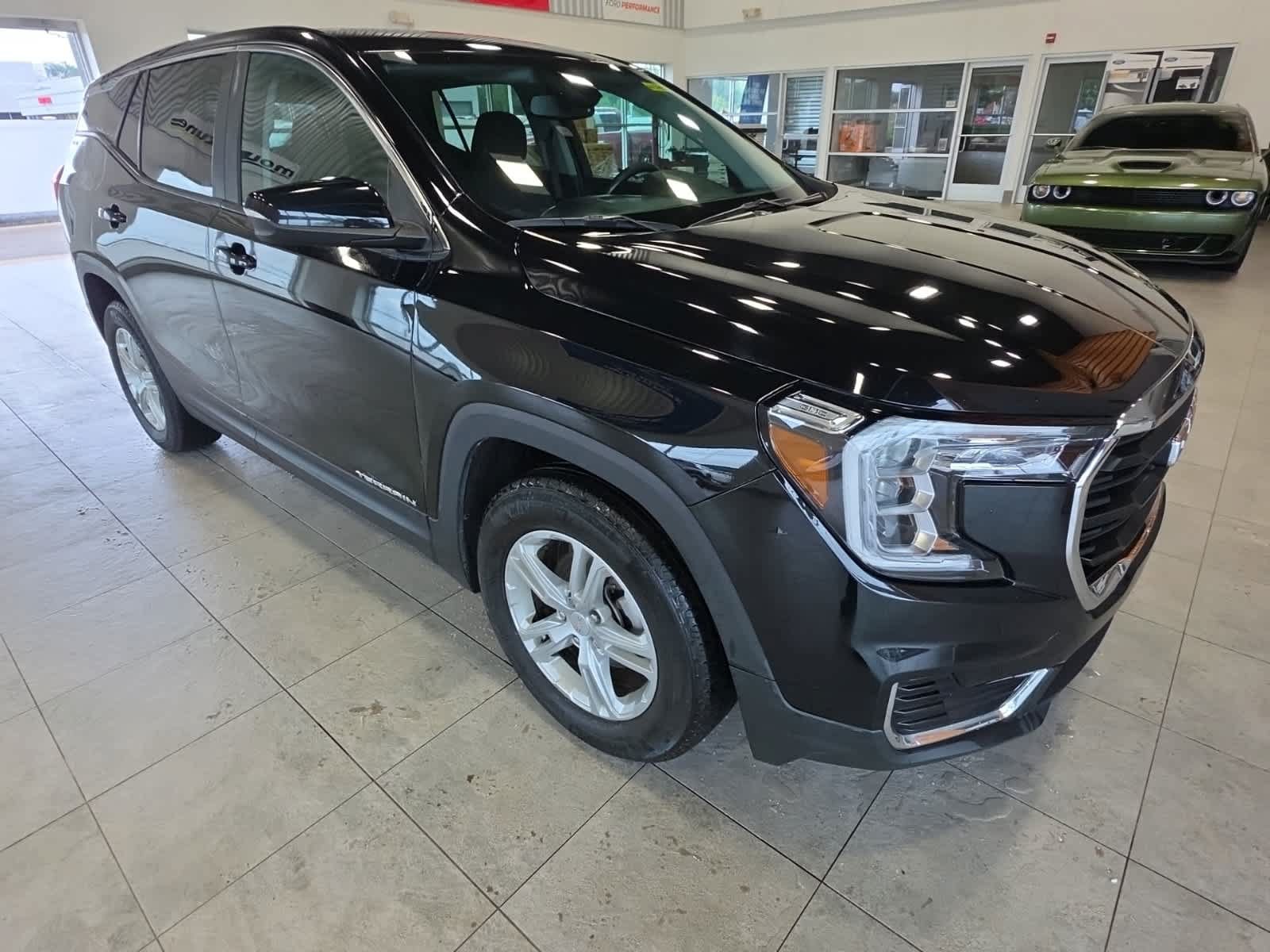 Used 2023 GMC Terrain SLE FWD image 5