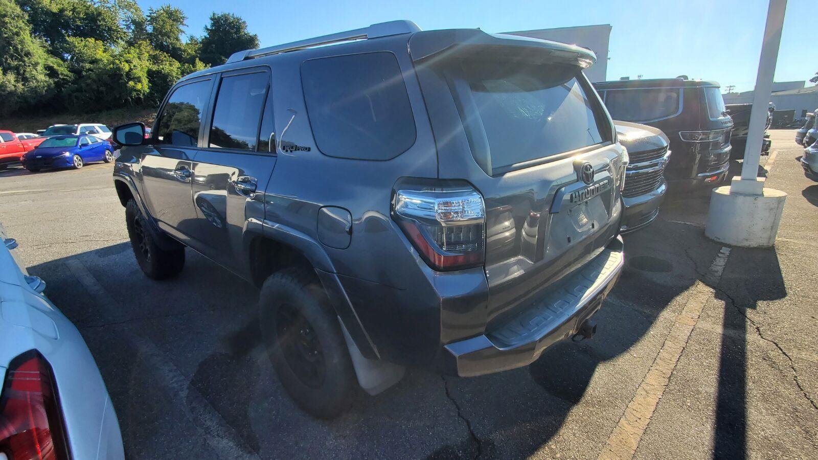 Used 2015 Toyota 4Runner SR5 AWD/4WD image 8