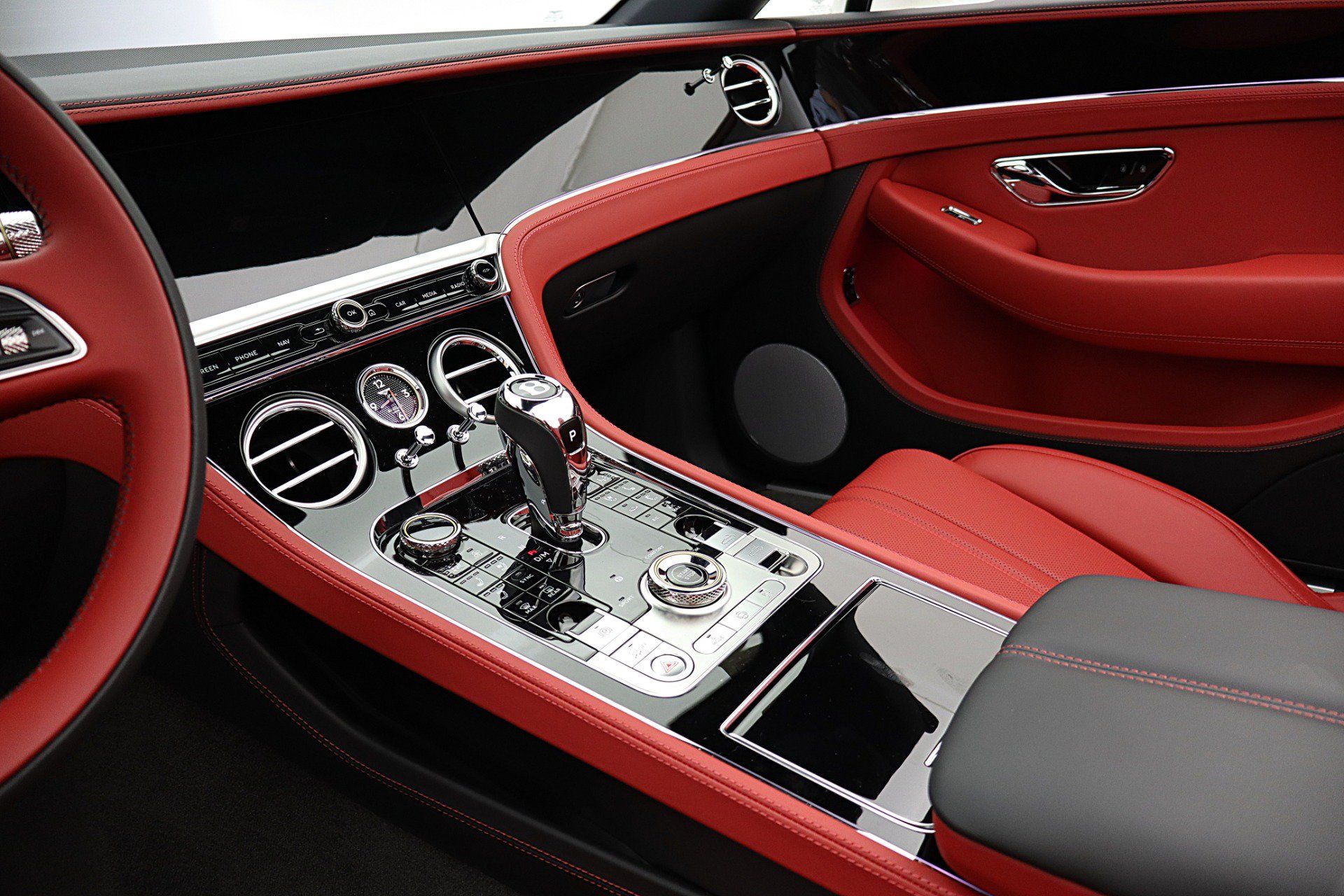 Used 2026 Bentley Continental GT Mulliner AWD/4WD image 32