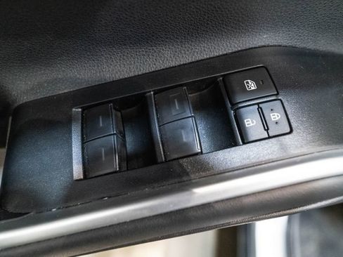 Certified 2025 Toyota Highlander XSE image 16