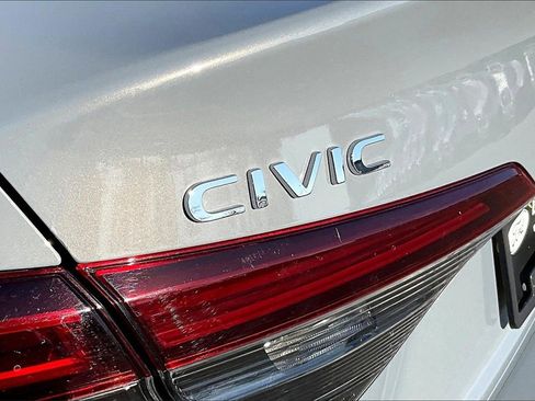 Used 2025 Honda Civic Sport image 8