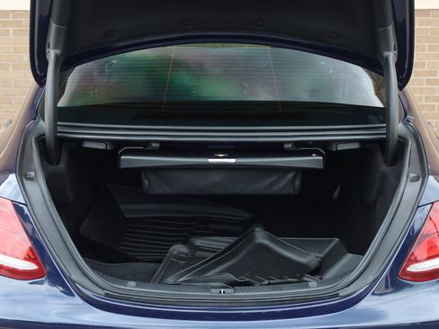 Used 2019 Mercedes-Benz E 300 4MATIC image 10