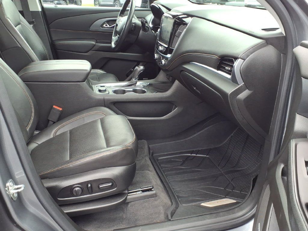 Used 2020 Chevrolet Traverse Premier w/ LPO, Blackout Package FWD image 28