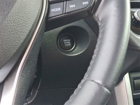 Used 2024 Toyota Corolla Cross XLE image 30