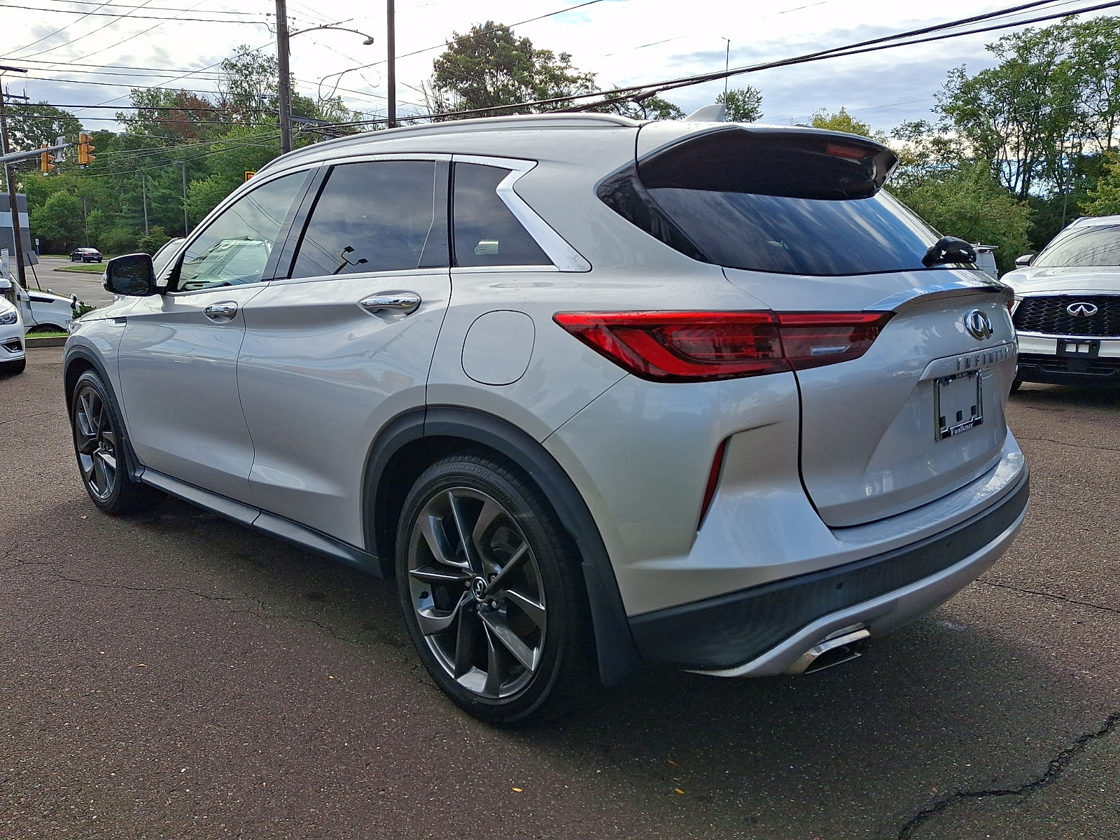 Used 2019 INFINITI QX50 Essential w/ Sensory Package AWD/4WD image 4