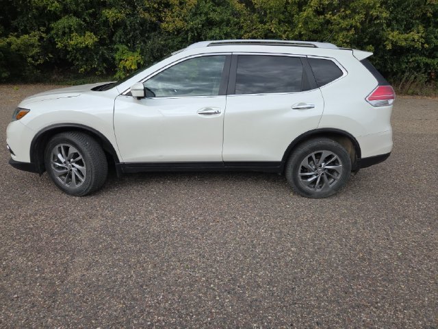 Used 2015 Nissan Rogue SL w/ SL Premium Package AWD/4WD image 4