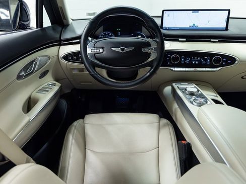 Used 2023 Genesis GV70 2.5T Select w/ Select Package image 3