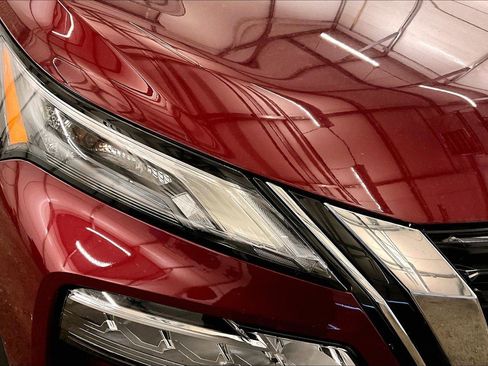 Used 2021 Nissan Rogue SV image 27