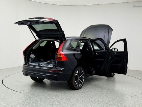 New 2026 Volvo XC60 B5 Ultra w/ Protection Package Premier image 11