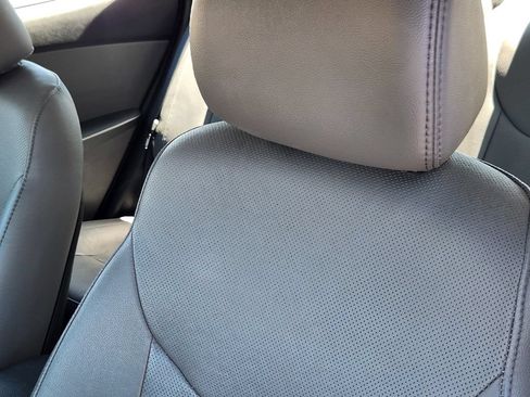 Used 2016 Hyundai Elantra Limited FWD image 12