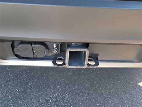 Used 2021 Ford Explorer Limited w/ Equipment Group 301A image 9