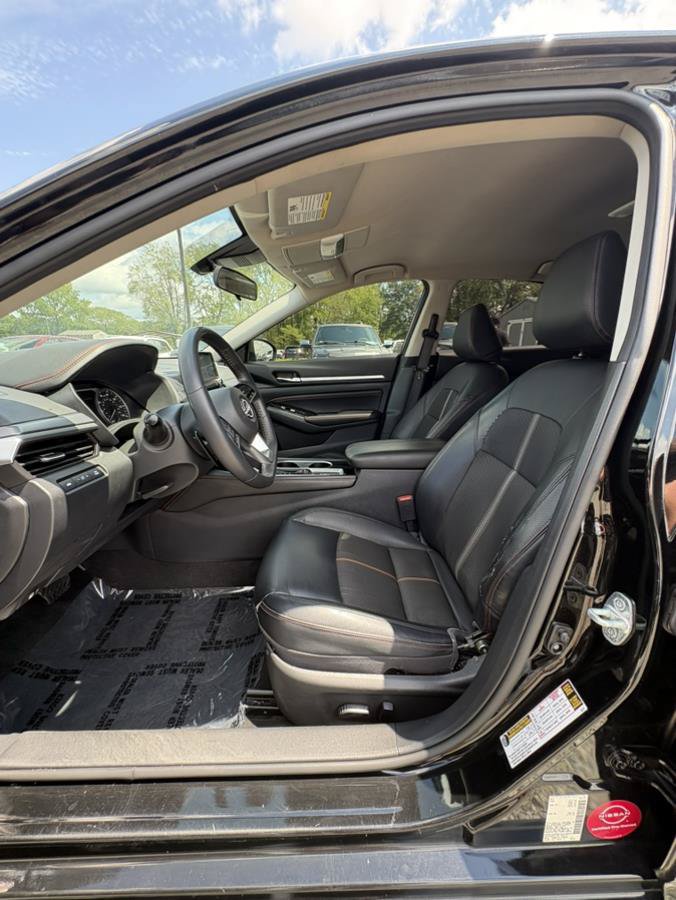 Used 2023 Nissan Altima 2.5 SR AWD/4WD image 12