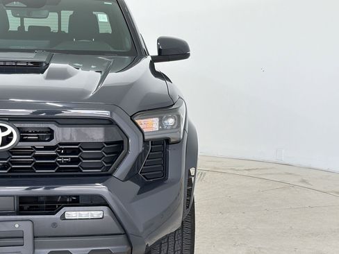 Used 2024 Toyota Tacoma TRD Sport w/ TRD Sport Upgrade Package image 11