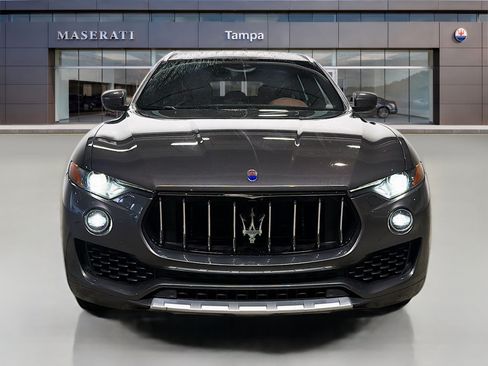 Used 2018 Maserati Levante GranLusso AWD/4WD image 8