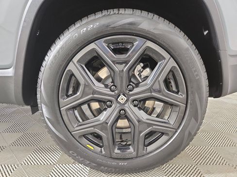 Used 2024 Rivian R1S Adventure AWD/4WD image 10