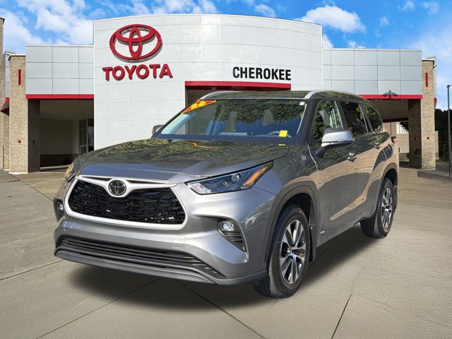 Used 2026 Toyota Highlander XLE AWD/4WD image 1