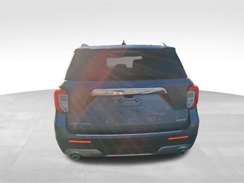Used 2022 Ford Explorer Limited w/ Equipment Group 301A image 3