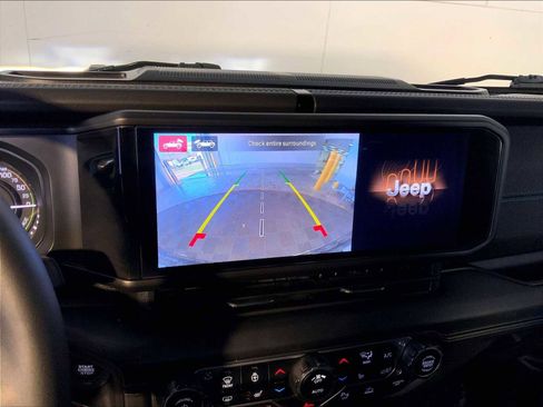 Used 2024 Jeep Wrangler Unlimited Rubicon 4xe AWD/4WD image 31