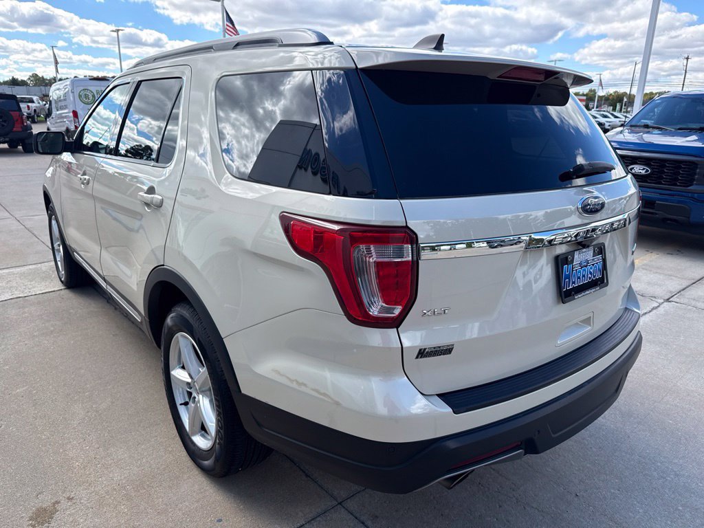 Used 2018 Ford Explorer XLT FWD image 6