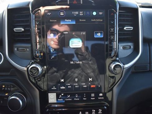 Used 2024 RAM 2500 Big Horn w/ Sport Appearance Package image 28