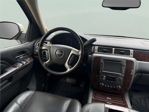 Used 2013 GMC Yukon Denali RWD image 12