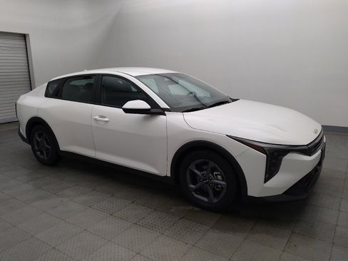 Used 2025 Kia K4 FWD image 11