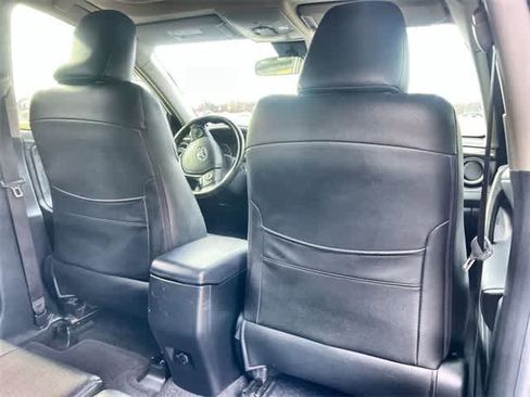 Used 2018 Toyota RAV4 XLE image 13