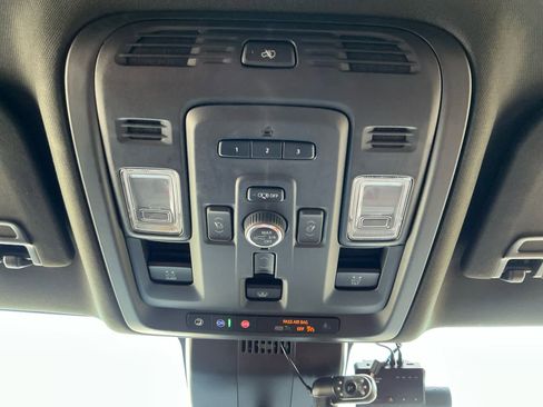 Used 2024 GMC Yukon Denali Ultimate image 20