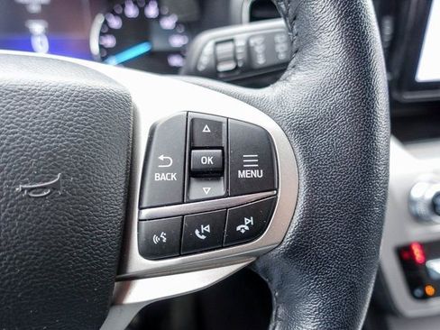 Used 2023 Ford Explorer XLT w/ Equipment Group 202A image 6