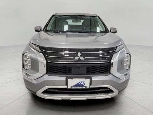 Used 2024 Mitsubishi Outlander AWD image 13