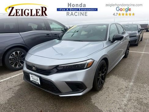 Used 2023 Honda Civic Sport image 3