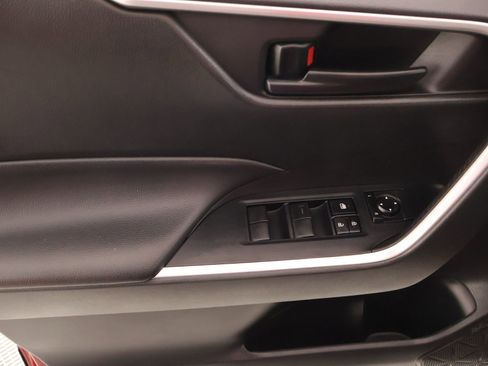 Used 2022 Toyota RAV4 LE image 14