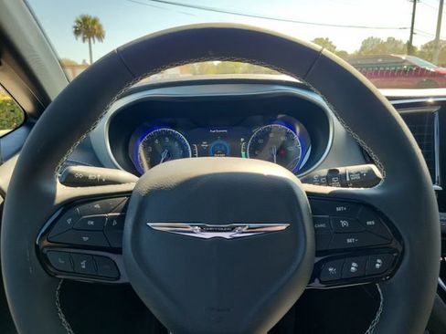 New 2026 Chrysler Pacifica Limited image 20